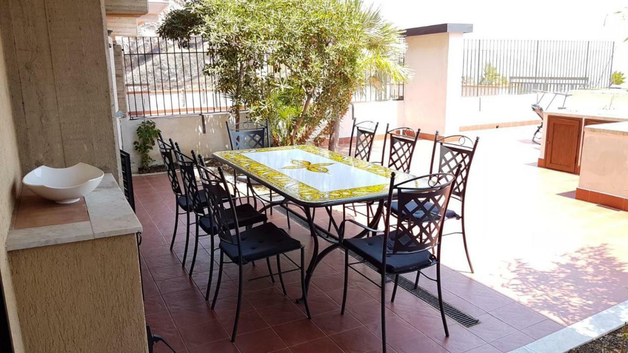 Apartamento Elisa'S House Taormina Exterior foto